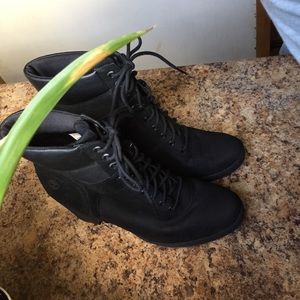 Women’s Timberland Camdale boots, black, size 9.5